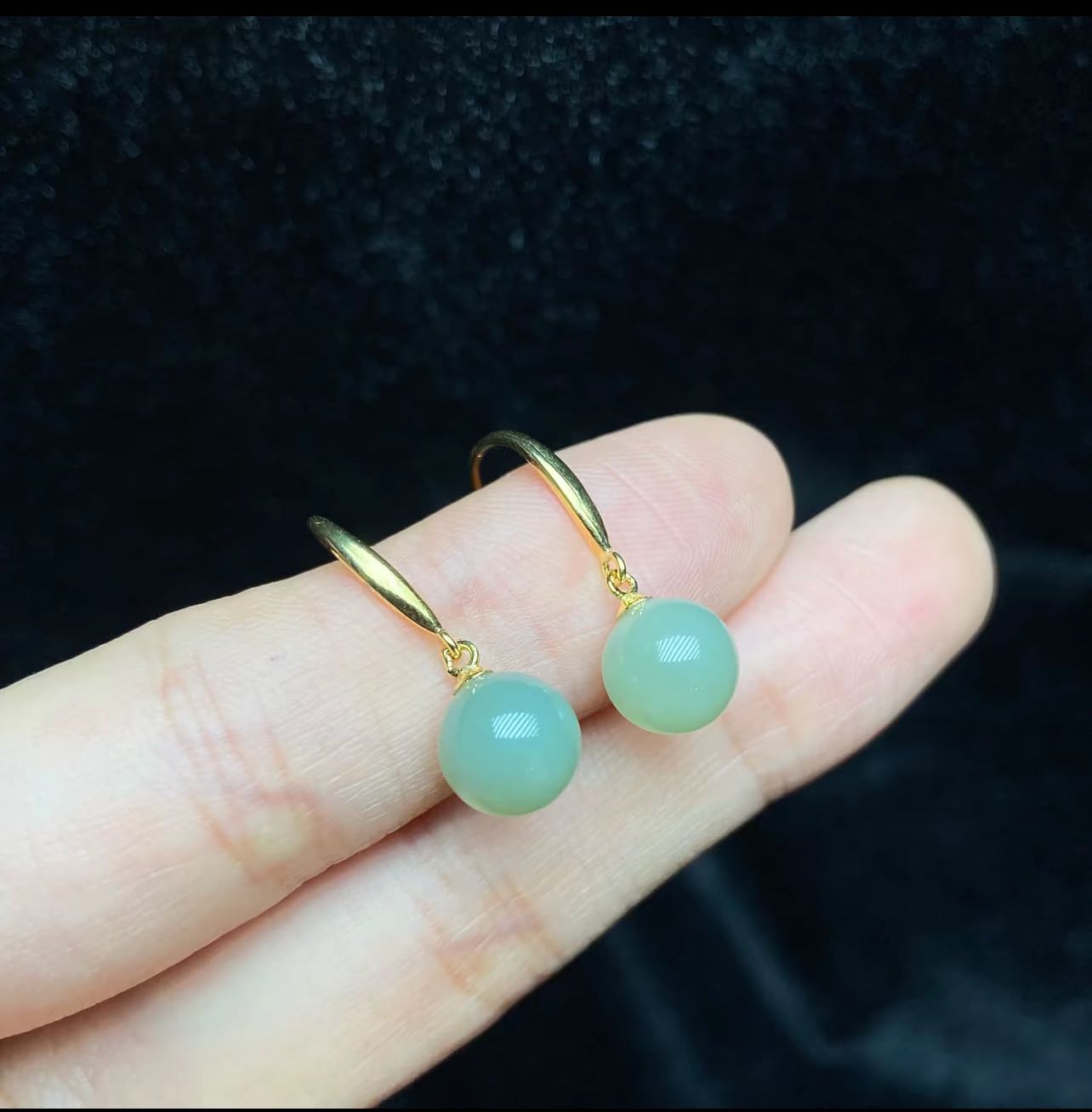 S925 Zilver Ingelegde Hotan Jade Oorhaakjes 8 mm