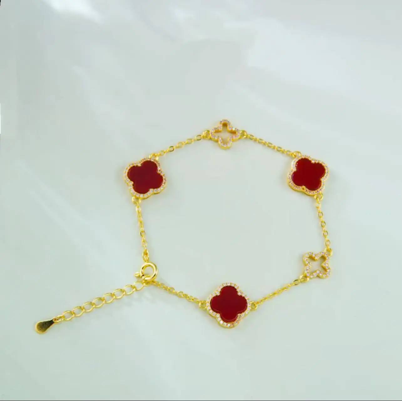 Rode Agaat klavertjevier design Armband