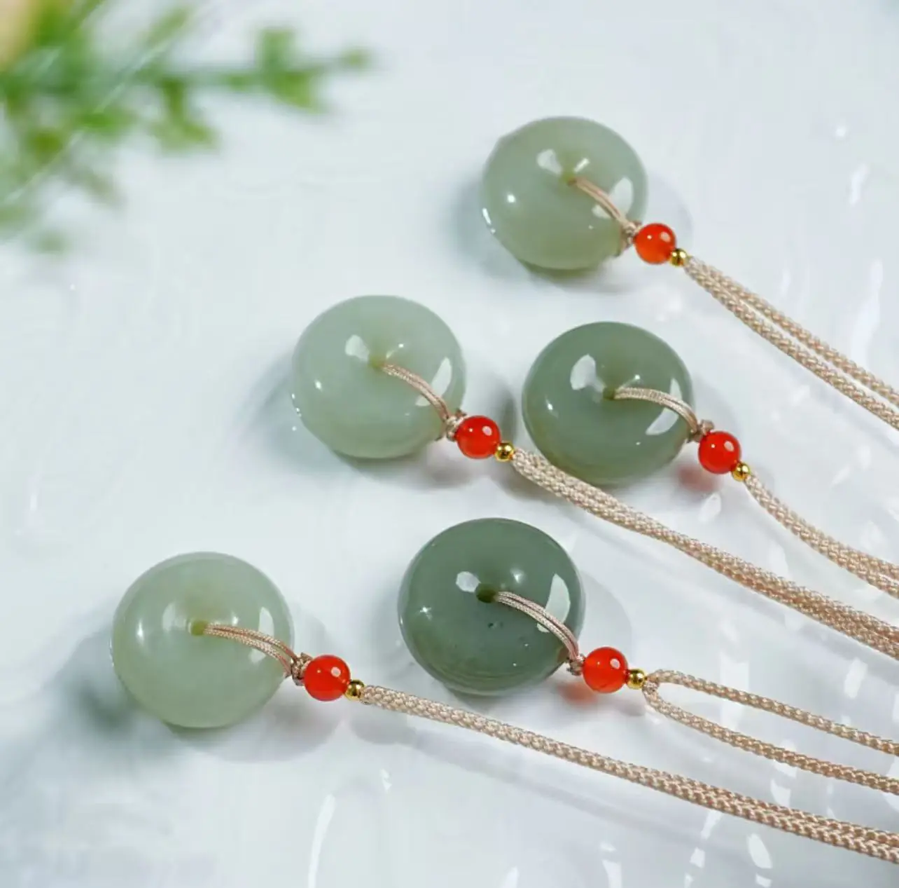 Hetian ‘Ping An’-hanger