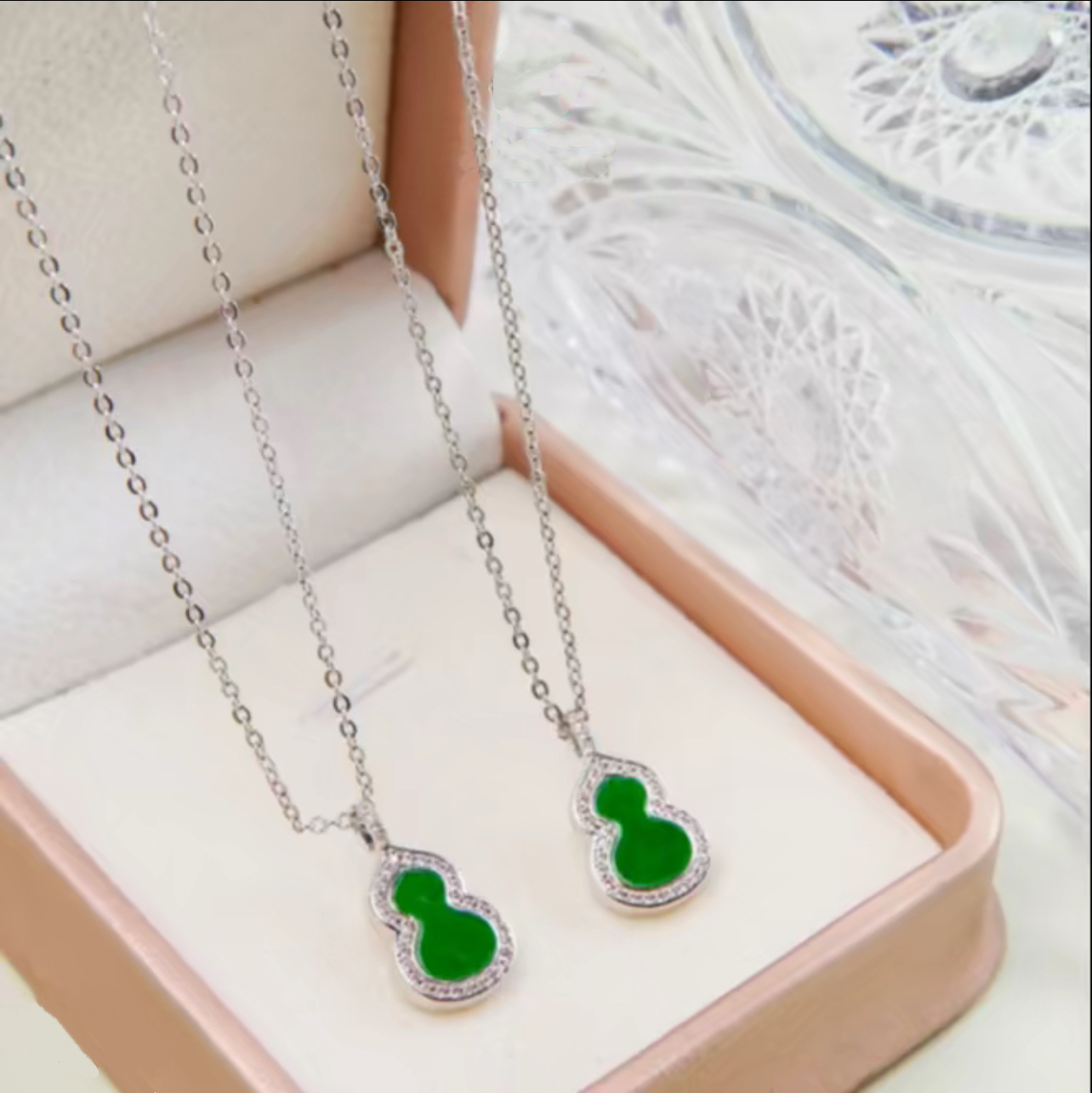 S925 jade hanger – natuurlijke jade kalebasvorm