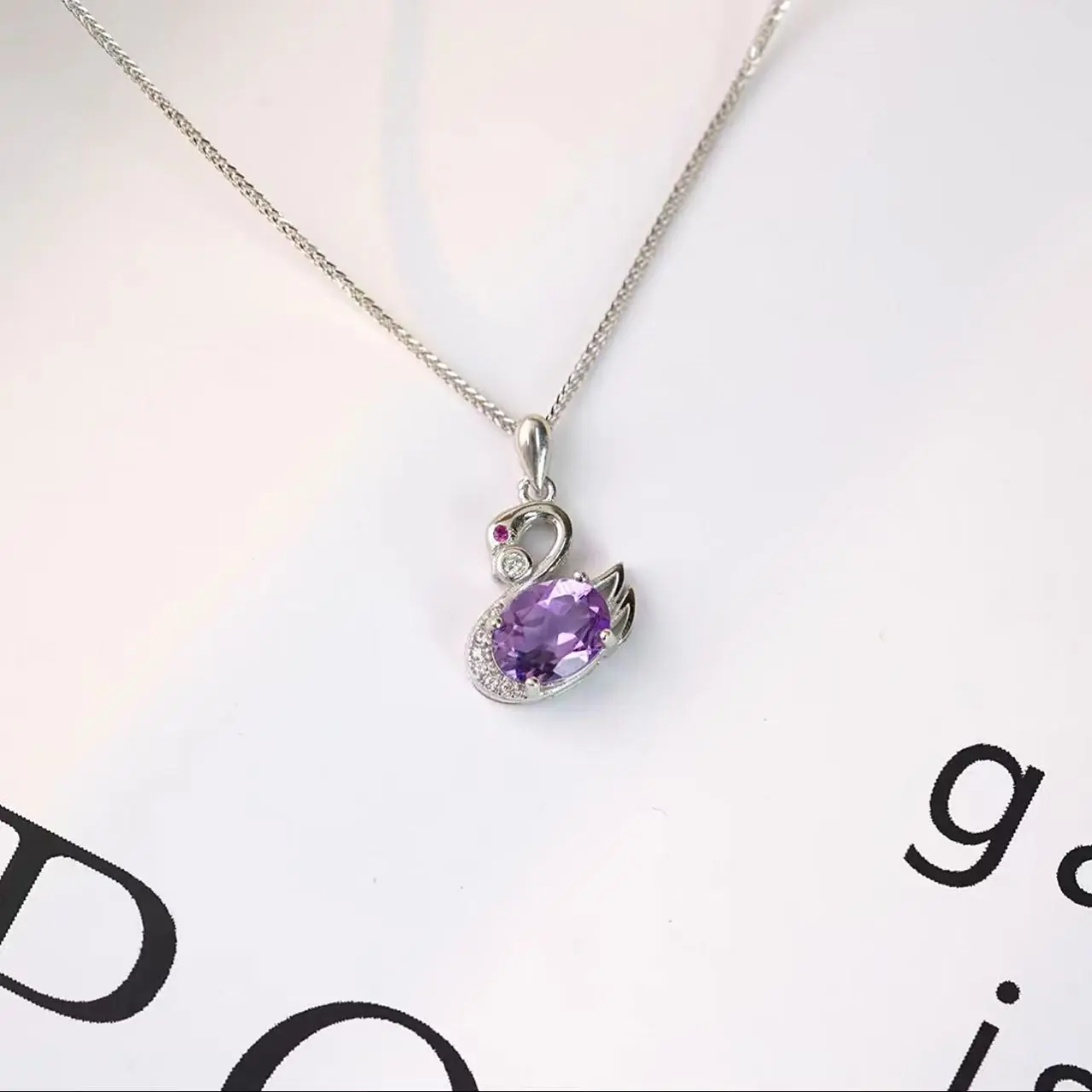S925 zilveren hanger met amethist – Zwaanontwerp – Inclusief ketting - Afbeelding 2